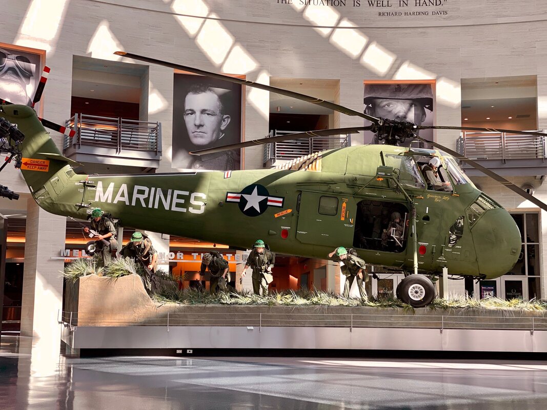 picture of the UH-34D inside Leatherneck Gallery at the National Museum of the Marine Corps